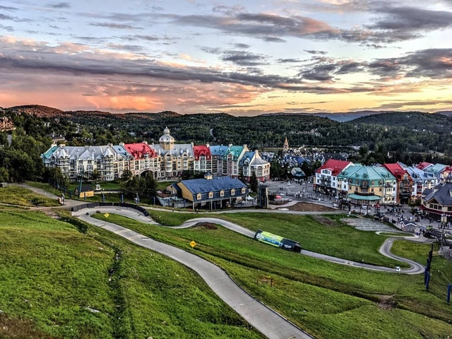A sunset shot of the Skyline Luge Mont Tremblant tracks.